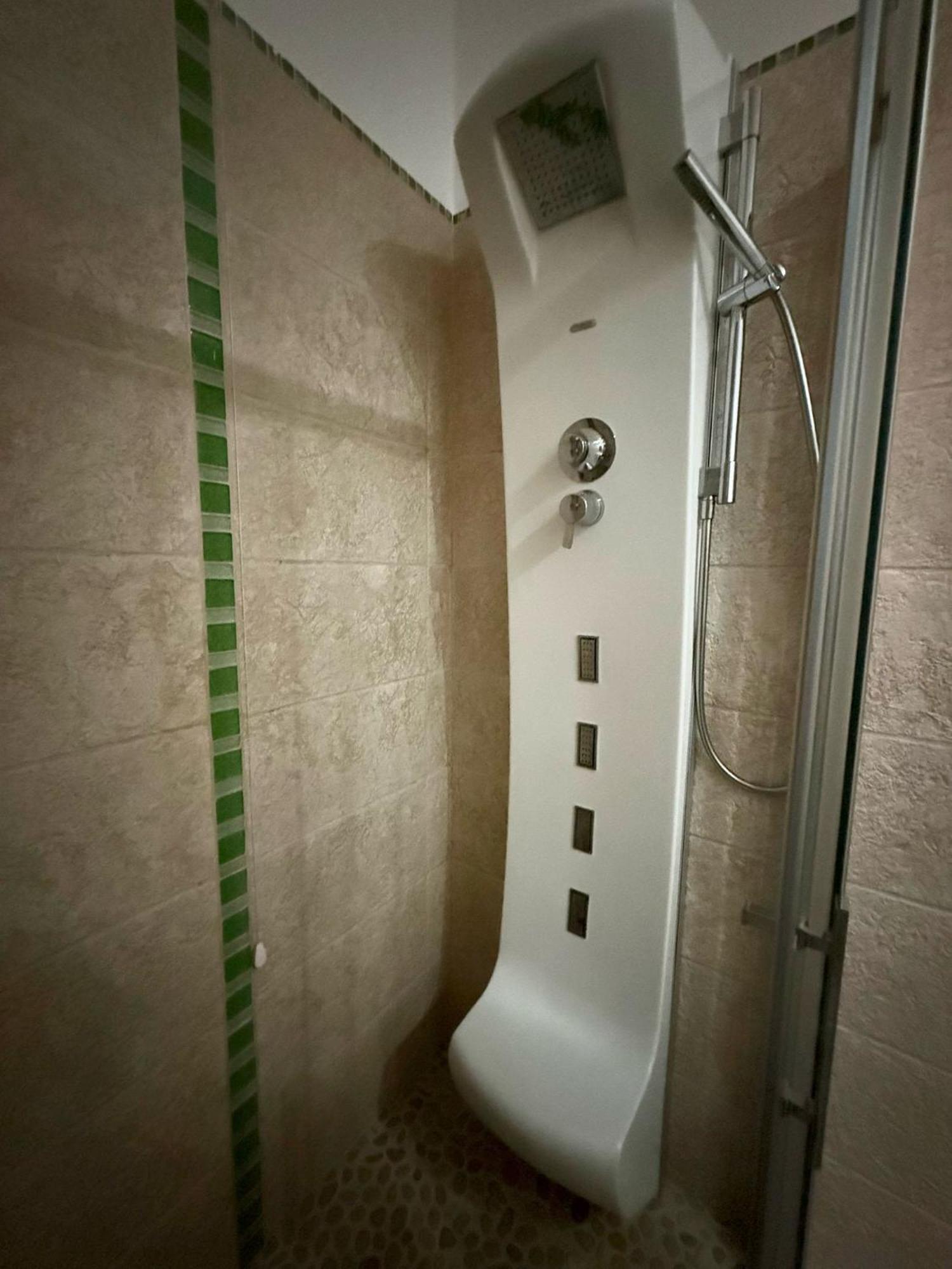 The Refuge Apartment Porto Torres Bagian luar foto